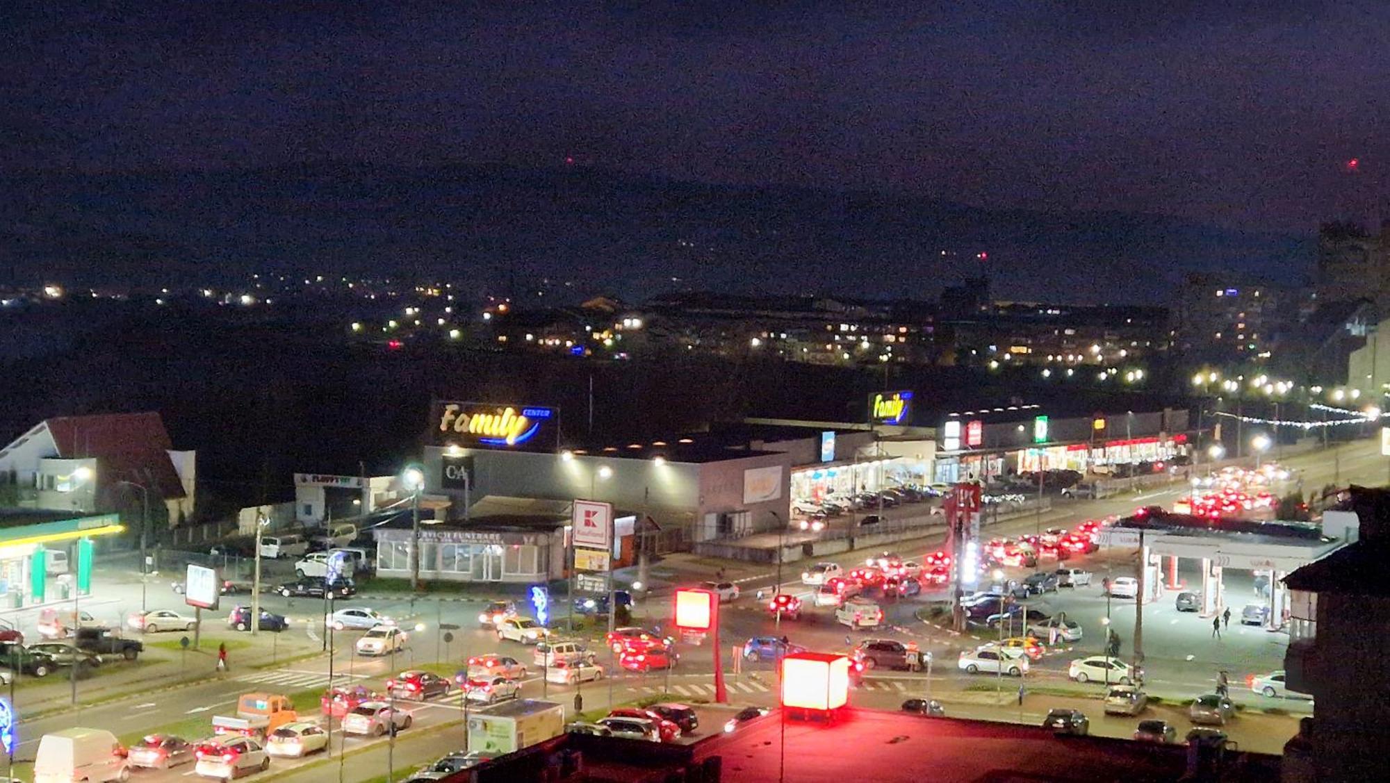 Central Modern View Ap Râmnicu Vâlcea エクステリア 写真