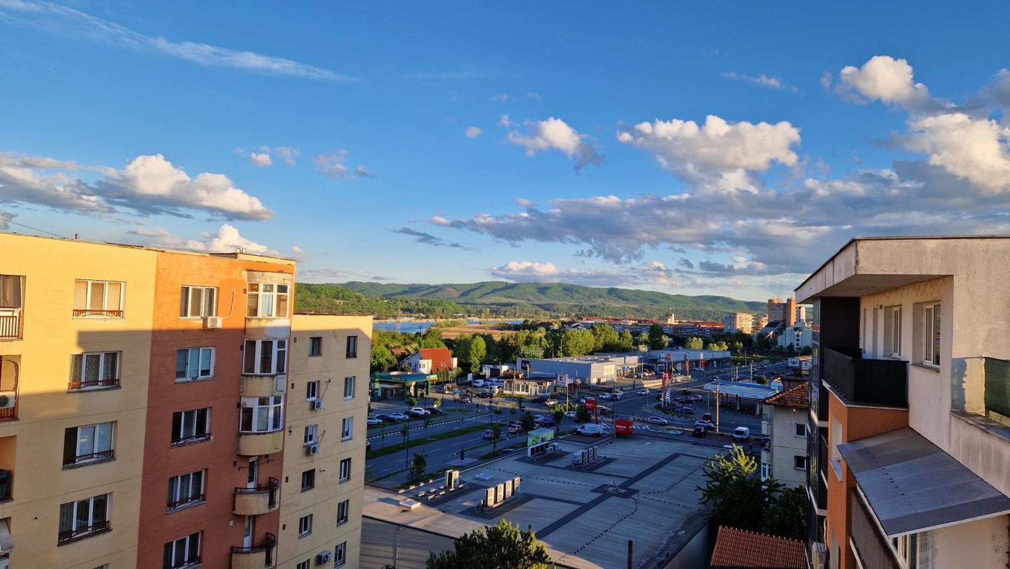 Central Modern View Ap Râmnicu Vâlcea エクステリア 写真
